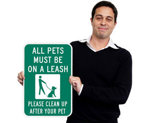 All Pets Must Be On A Leash Sign