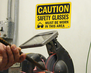 Safety Glasses Must Be Worn Sign