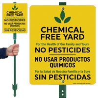 Bilingual Chemical Free Yard, For The Health Of Our Family And Yours, No Pesticides Sign